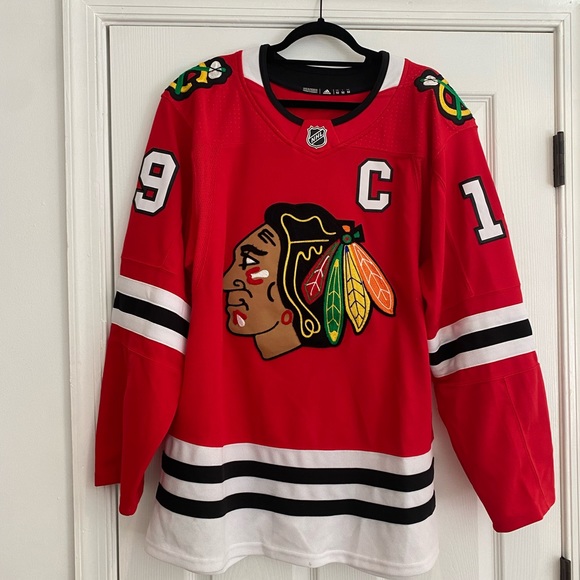 Men's Chicago Blackhawks Jonathan Toews adidas Red Home Authentic Player Jersey - Picture 2 of 3